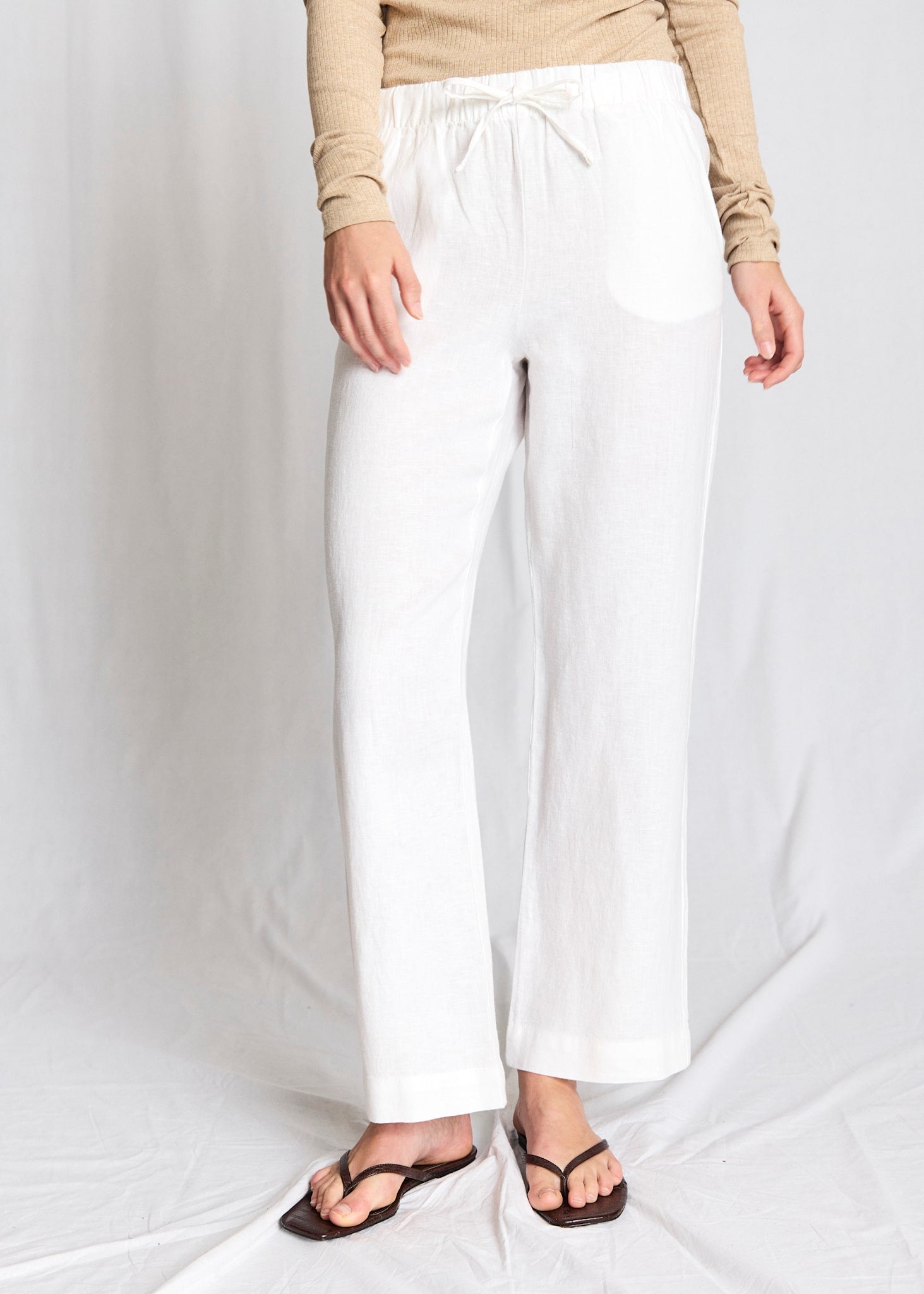 BS Betty Bukser - White